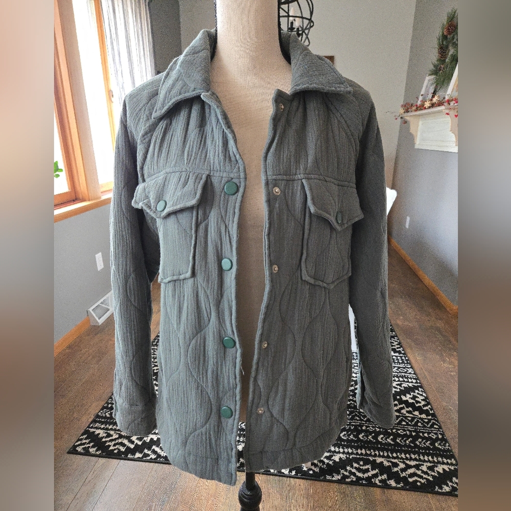 Womens Small Quilted Snap-Front Jacket